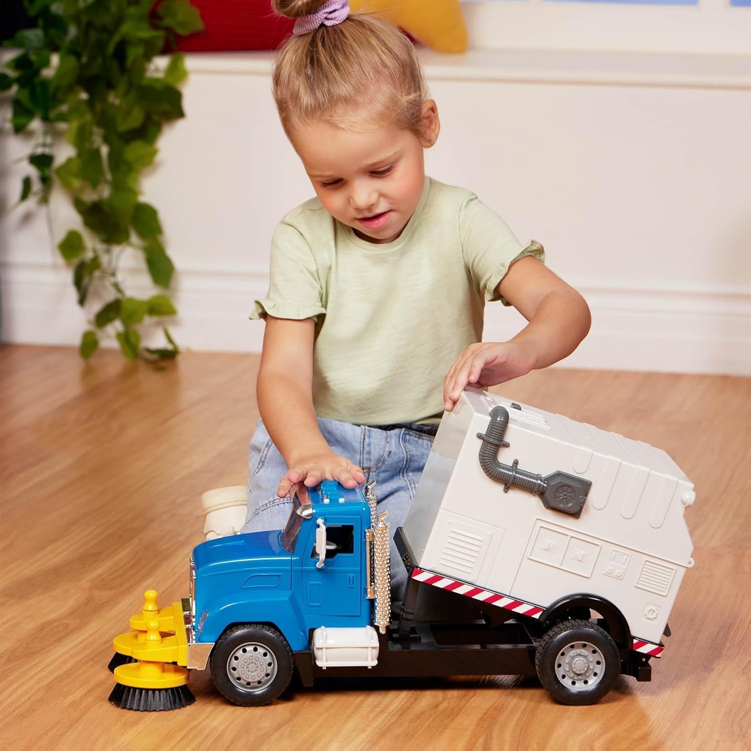 Large Toy Cleaning Truck for Kids – Flashing Lights & Sounds