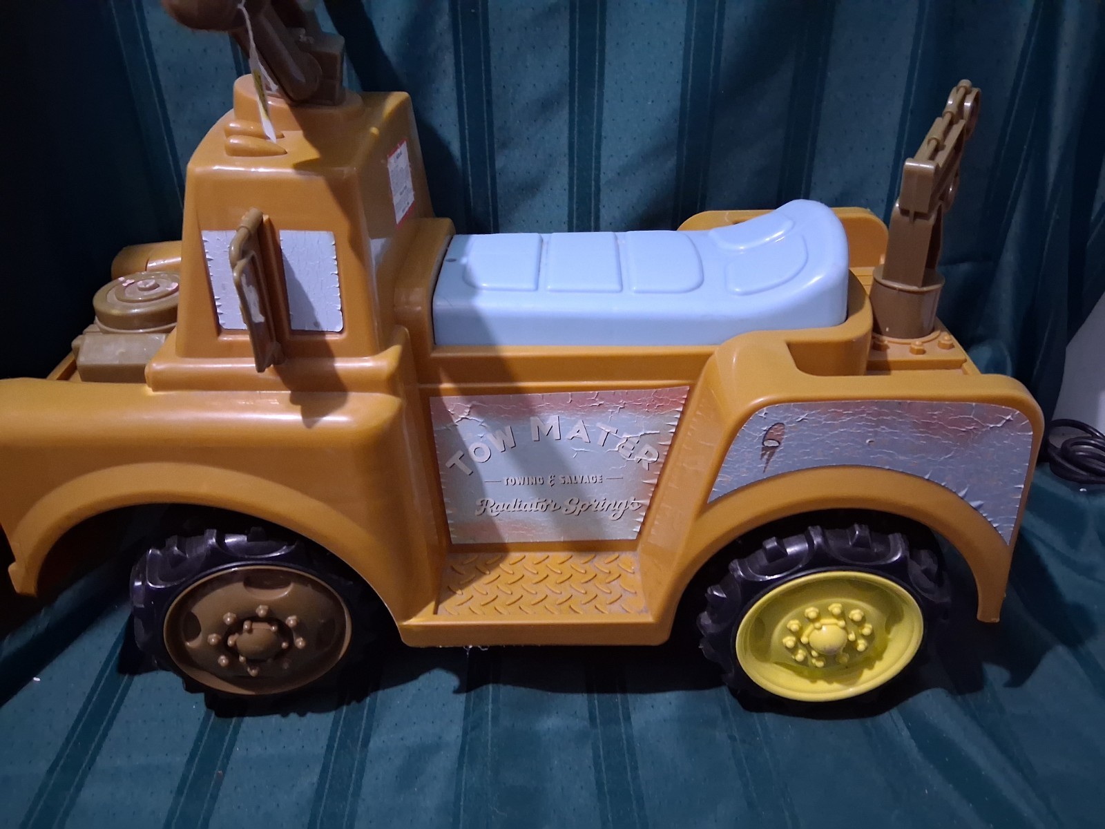 Disney Pixar Cars Tow Mater 6V Battery Powered Ride On WP729