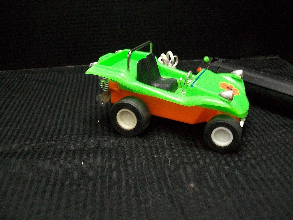 BATTERY OPERATED VOLKSWAGEN SAND BUGGY