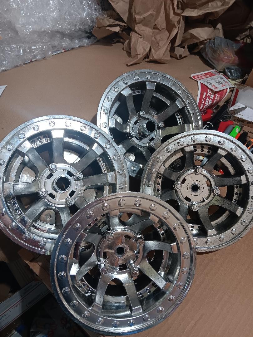 CHROME SET OF CAPS – ALL 4 NO DRIVERS INCLUDED DUNE RACER