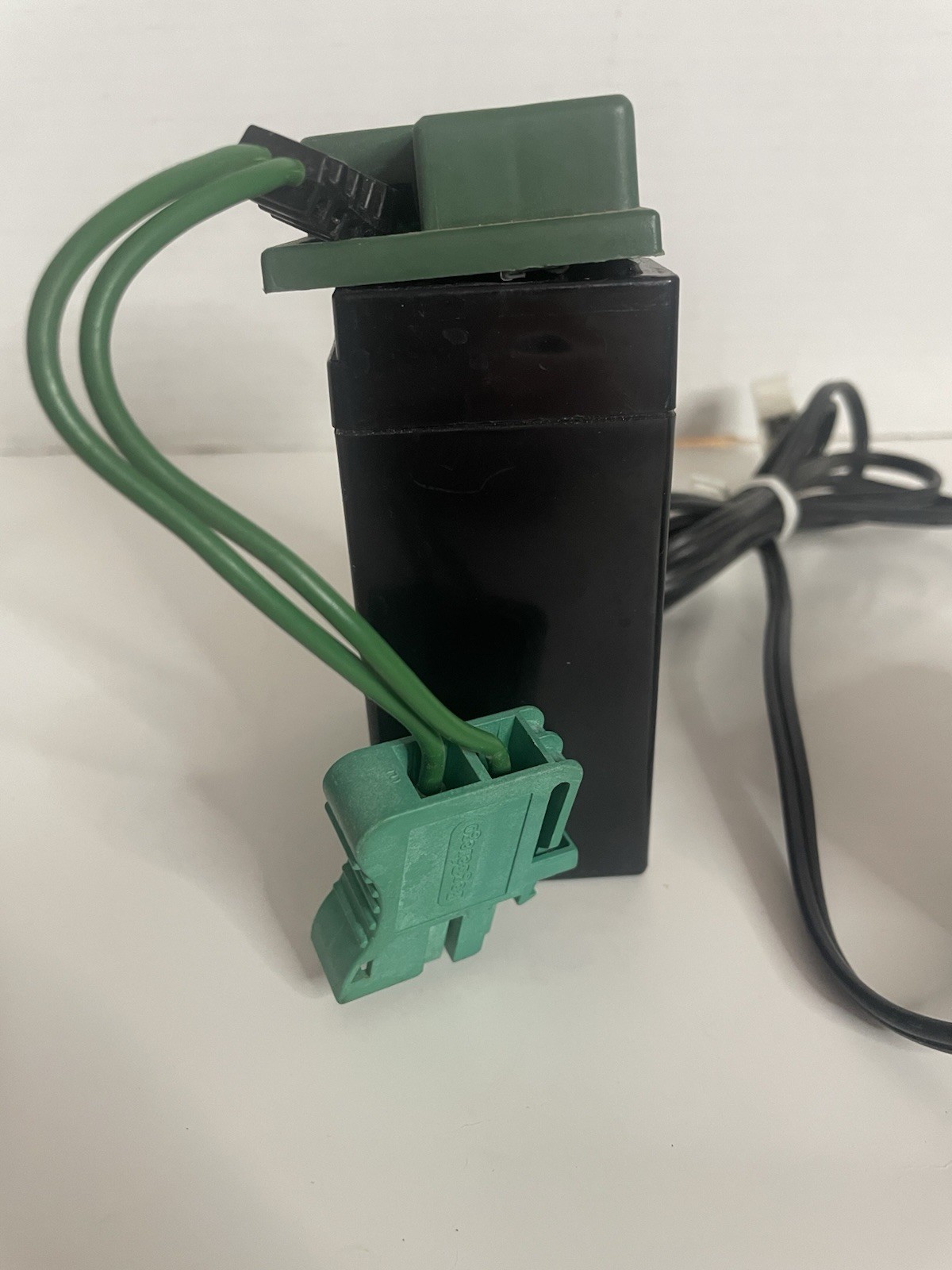 PEG PEREGO 6 VOLT 4 AH 6 VOLT 6 V BATTERY AND CHARGER COMBO IAKB0509 MECB0037U