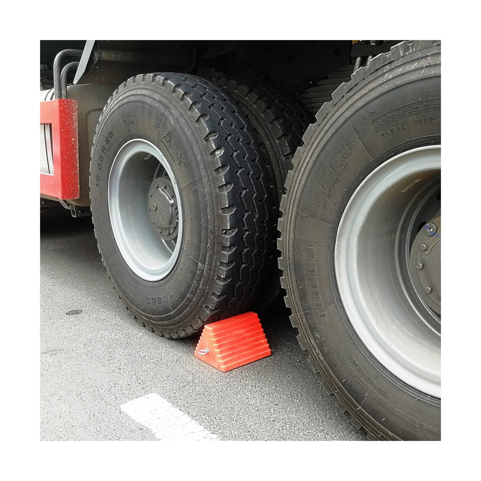 ROBLOCK 2 Pack Wheel Chocks Heavy Duty Orange with Eyebolt for Travel Trailer…