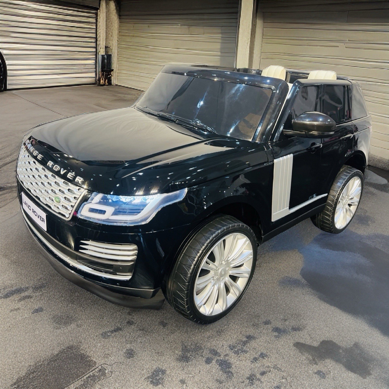 Ride on Big kids (4+) Range Rover (Display Model-Store pickup)