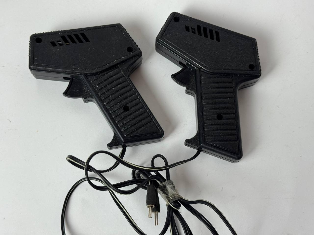 Wired Pistol-Type Remote Controls For Children’s Rlectric Car Track Racing Track