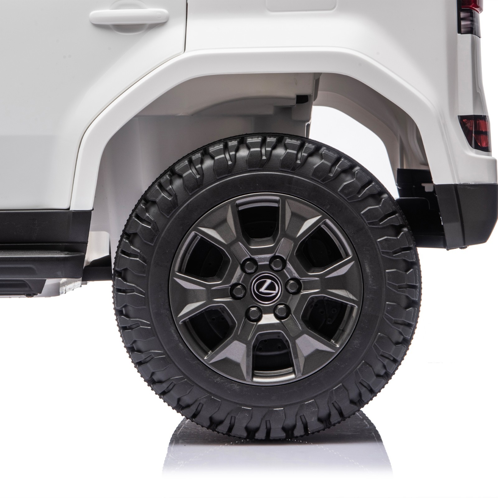 Lexus GX550 24V Kids Ride On Car 2-Seater Electric Truck Toy 3.73MPH with Remote