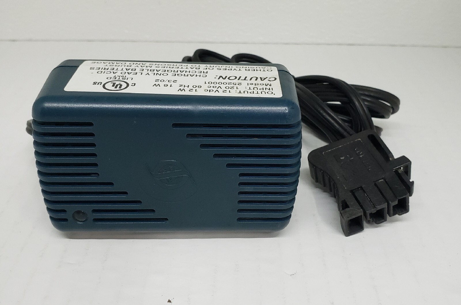 Peg Perego 12v Green Battery Charger Model 25200001