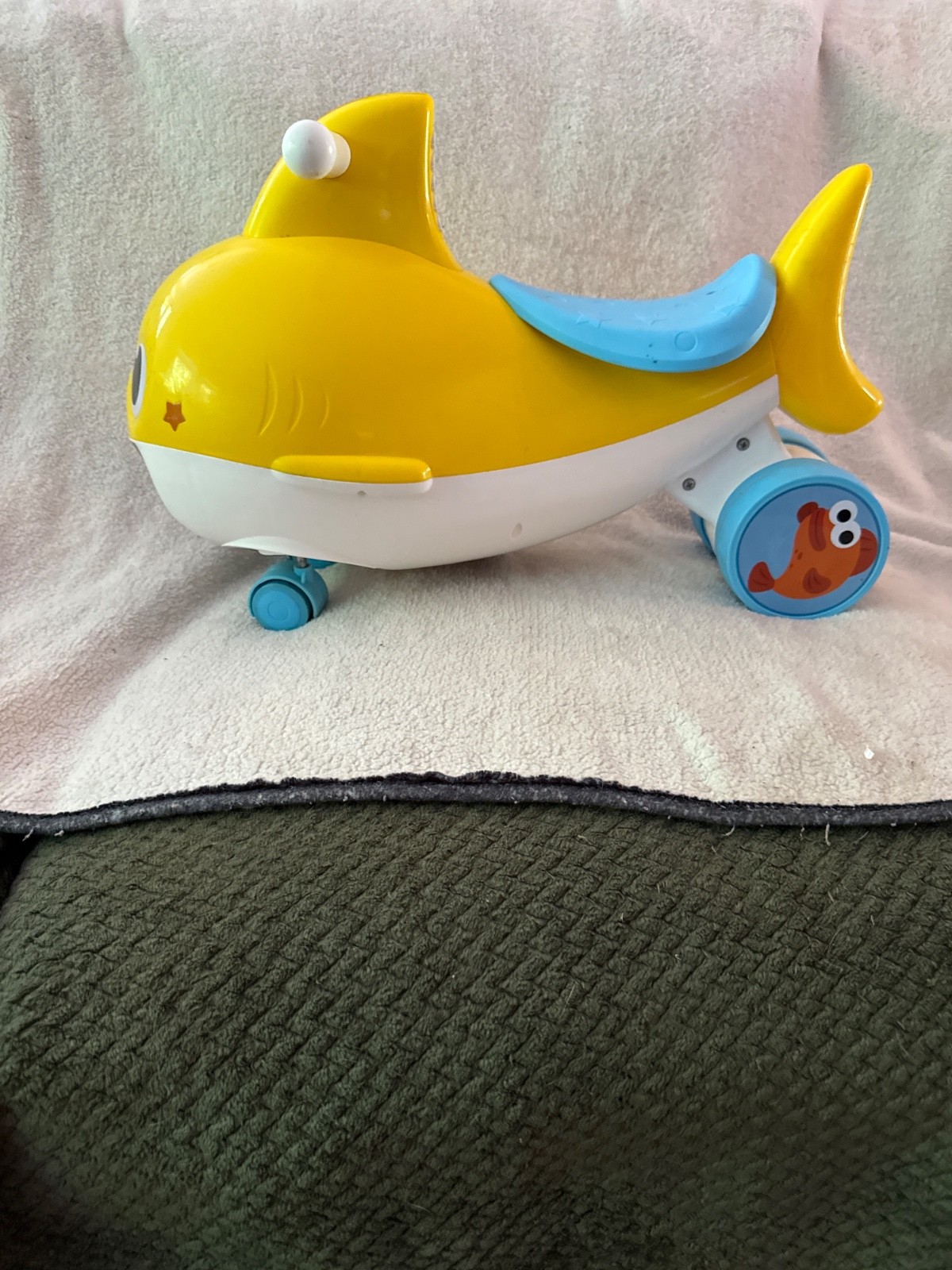Baby Shark Ride On Self Powered Non-Electric Sit Down Scooter Boys Girls Bike