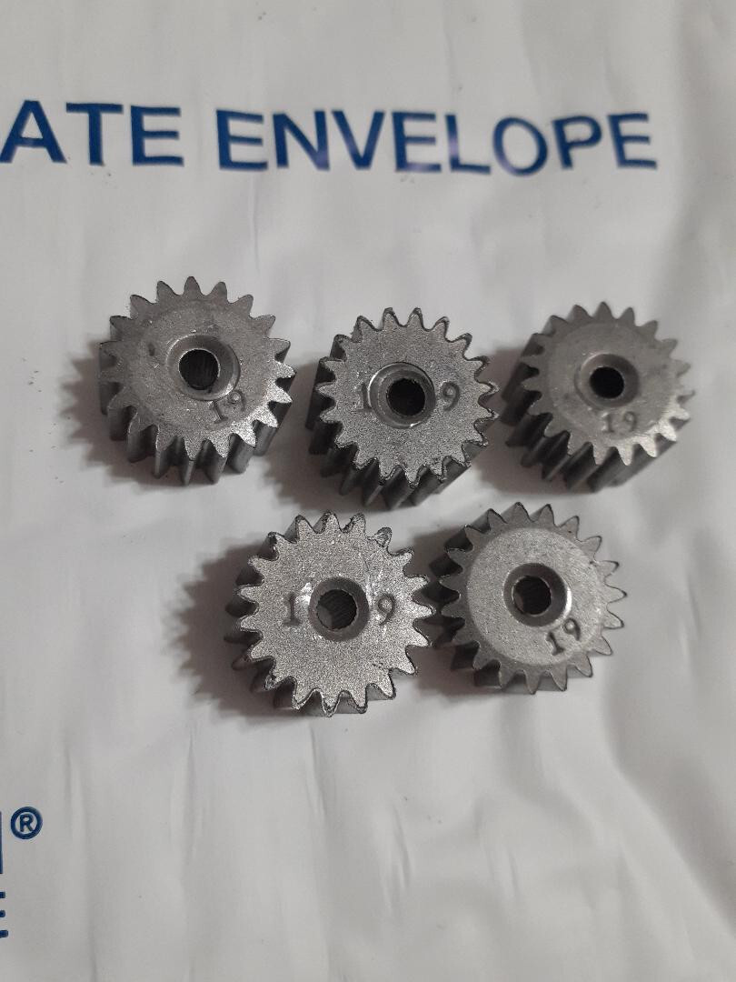 1X 19T POWER WHEELS MOTOR GEARS 32 PITCH NO SET SCREW NEEDED FRICTION FIT