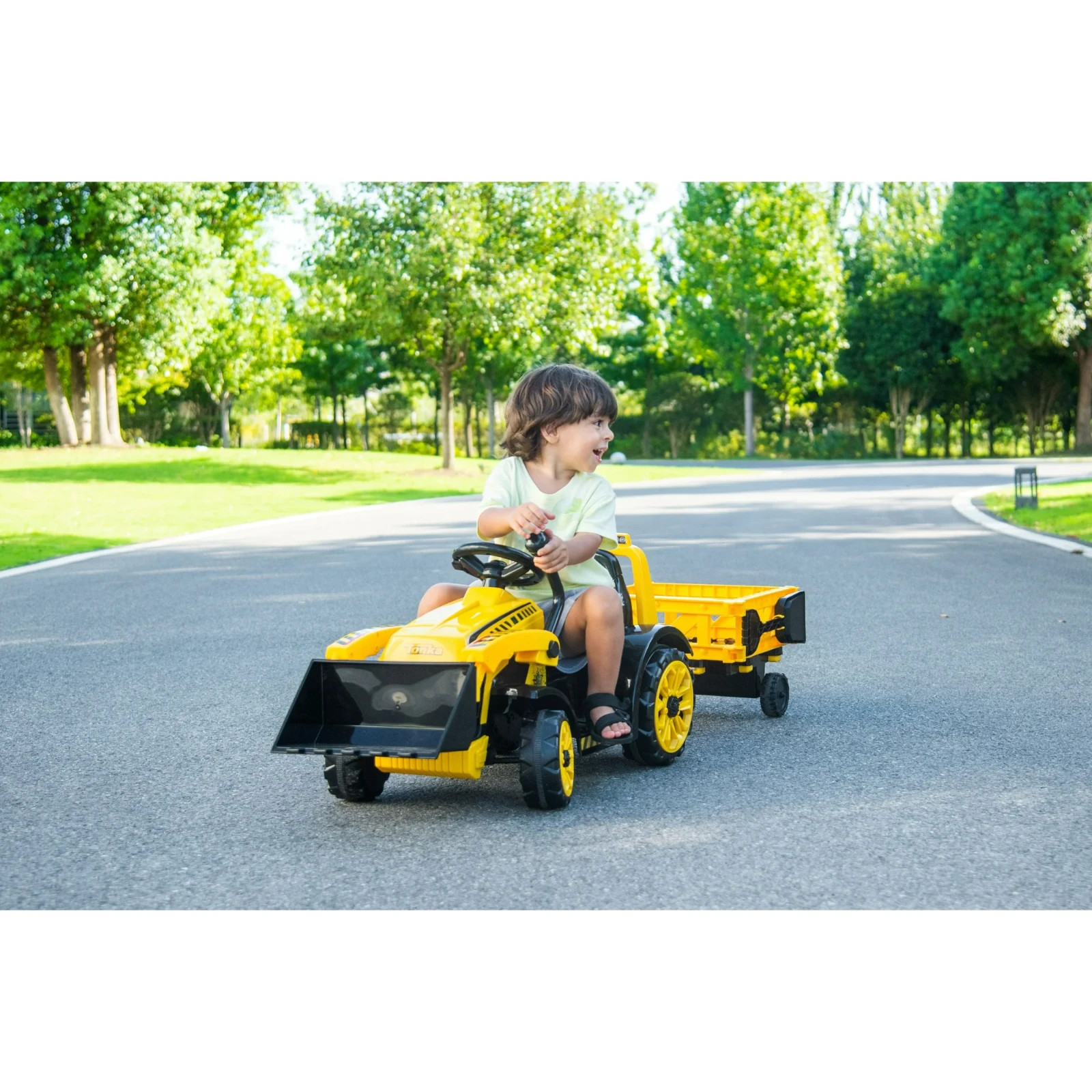 Construction Tractor 6V Battery-Powered Ride-On w/ Working Loader, Ages 1.5+