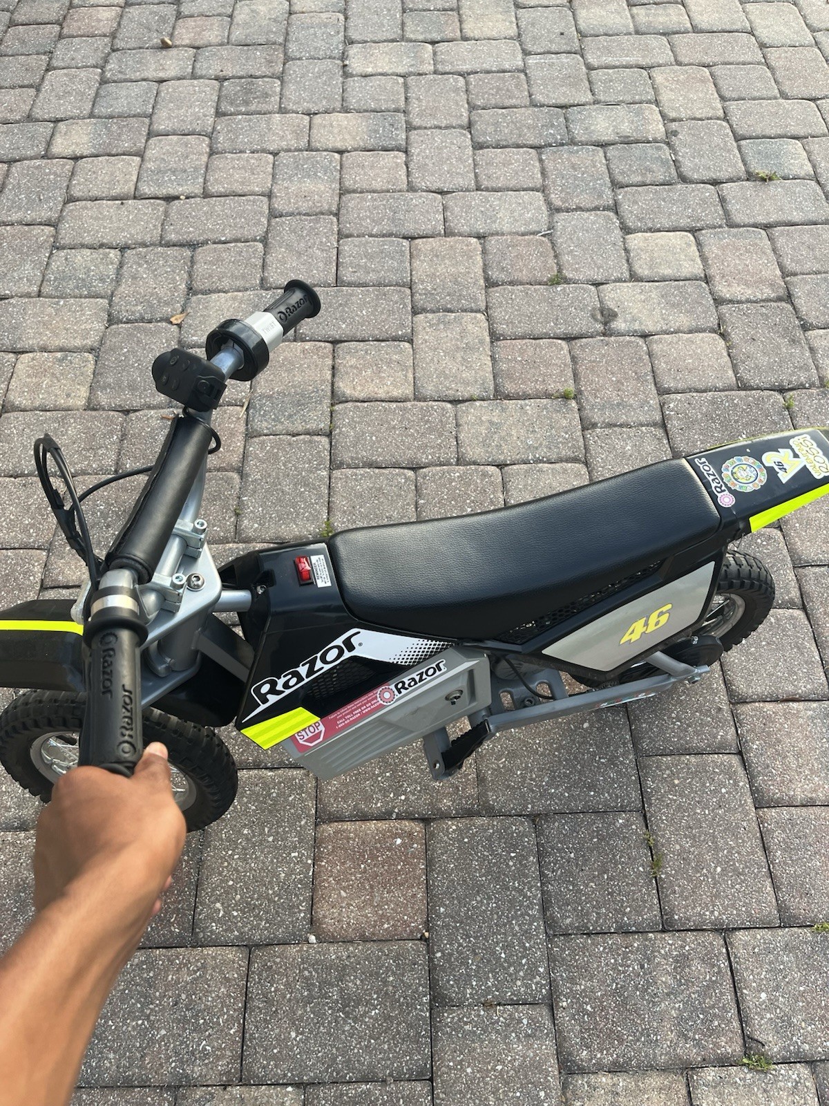 Razor MX350 Electric Ride-On Dirt Bike Black/Yellow Battery Powered MPN MX350