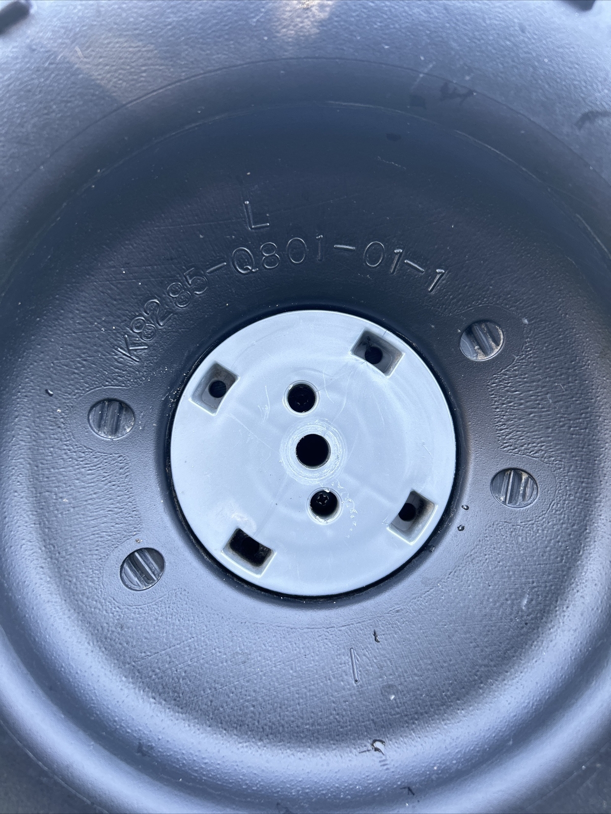 Power Wheels, Ford F150 Front Left Passenger Wheel And Hubcap With Rear Hub