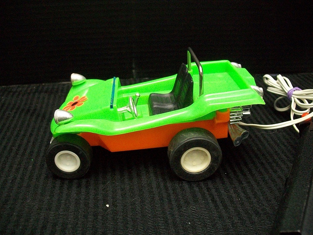 BATTERY OPERATED VOLKSWAGEN SAND BUGGY