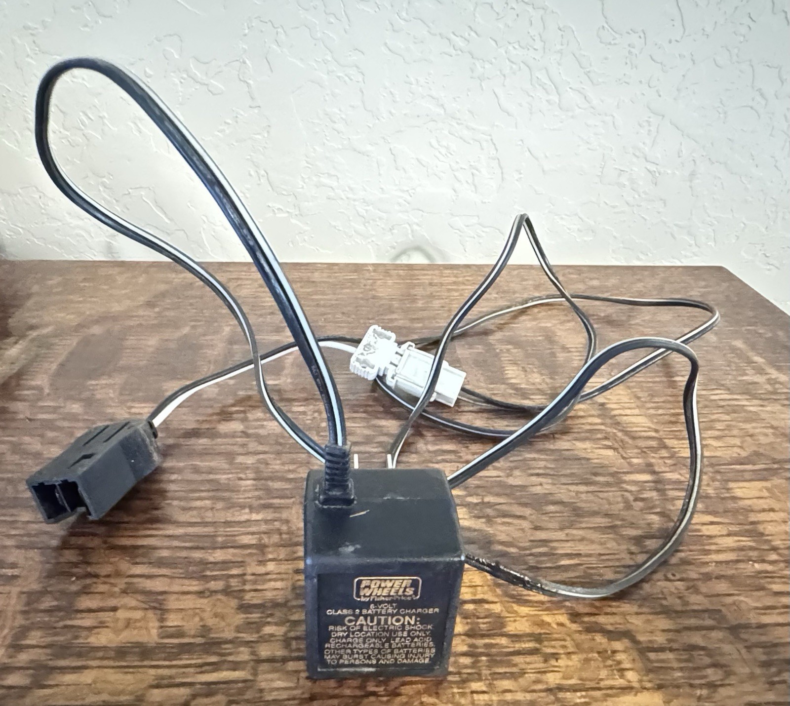 Power Wheels 6 Volt Battery Charger Model C-6080 Part No: 00801-0974