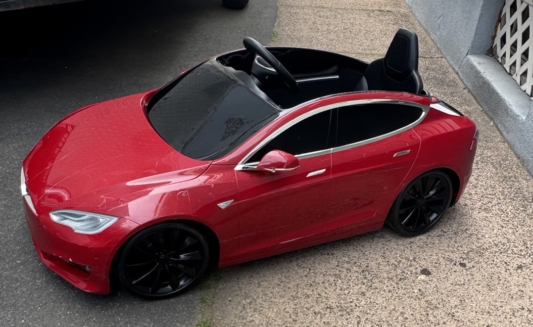 Radio Flyer Tesla Model S Electric Car – Works – W/ Charger