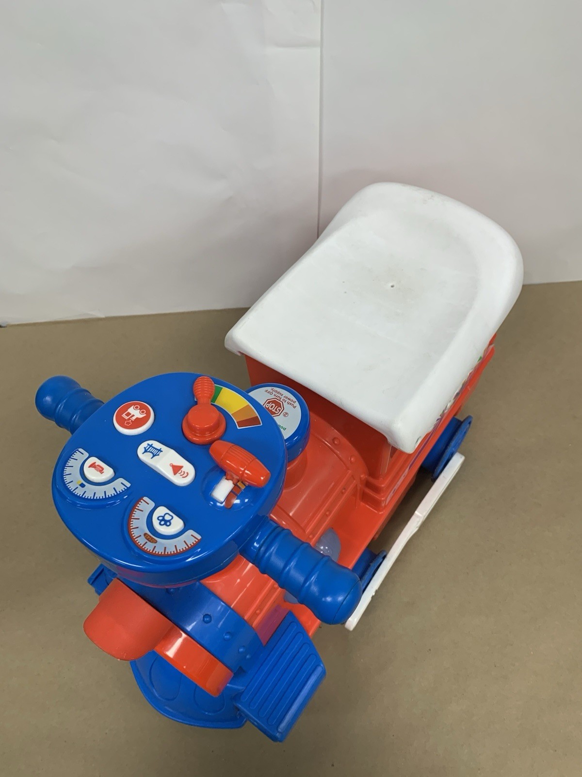 Retired Paw Patrol 6-Volt Powered Ride On Train Locomotive Caboose Tracks