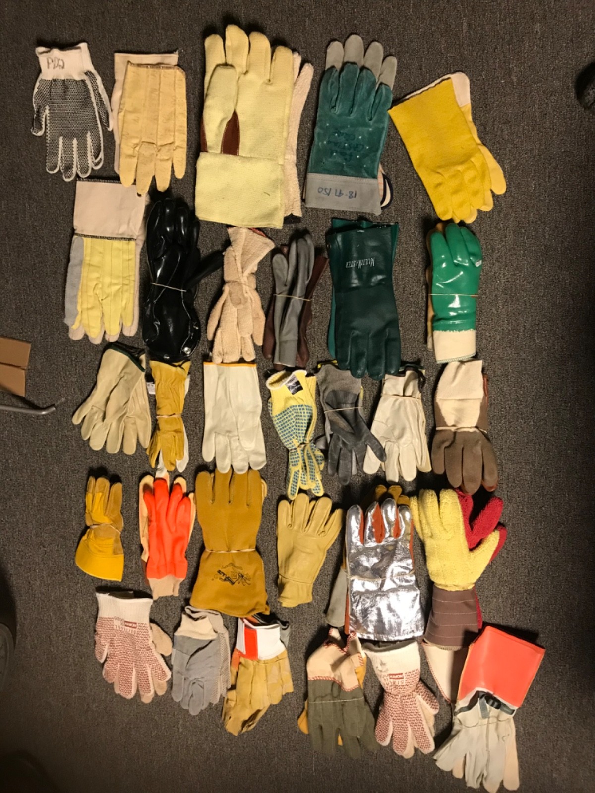 30 pairs of Heavy Duty work gloves-