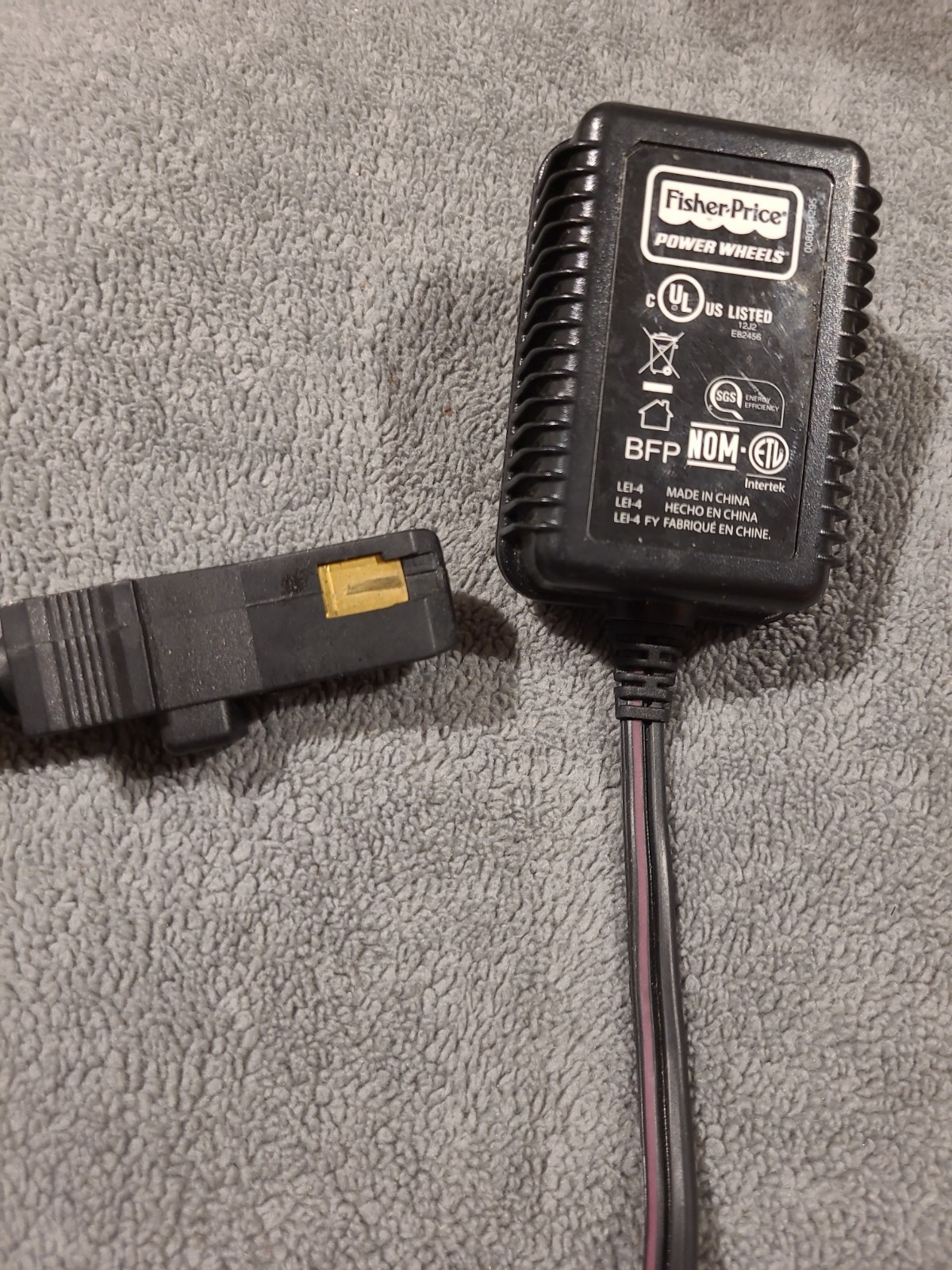 Fisher Price Power Wheels 00801-1778 Class 2 Battery Charger 12 Volt – Working!