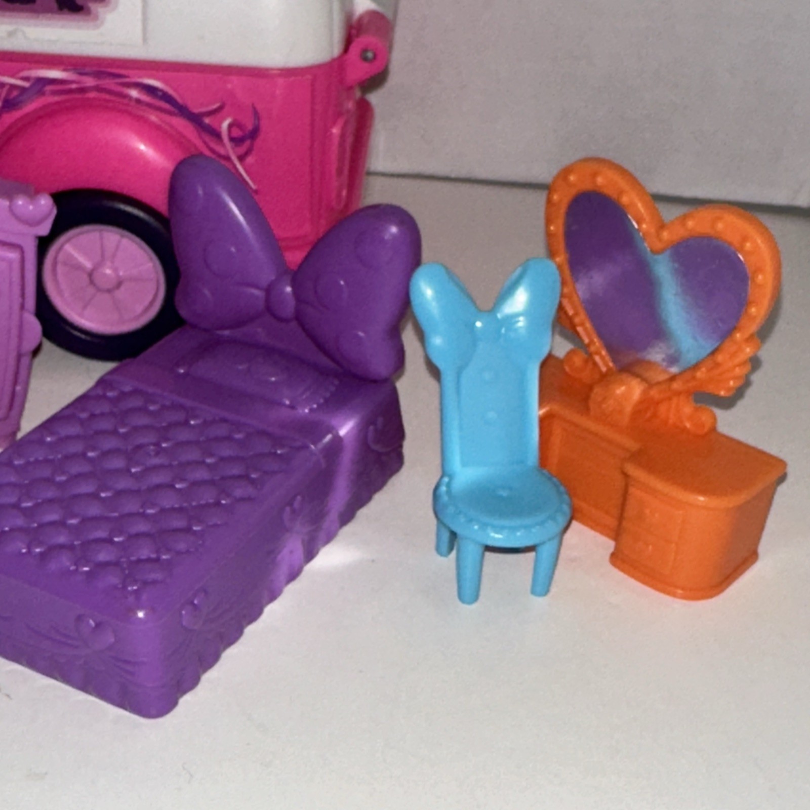 Disney Minnie Mouse Happy Helpers Van Plus Figures Pets Furniture Lot