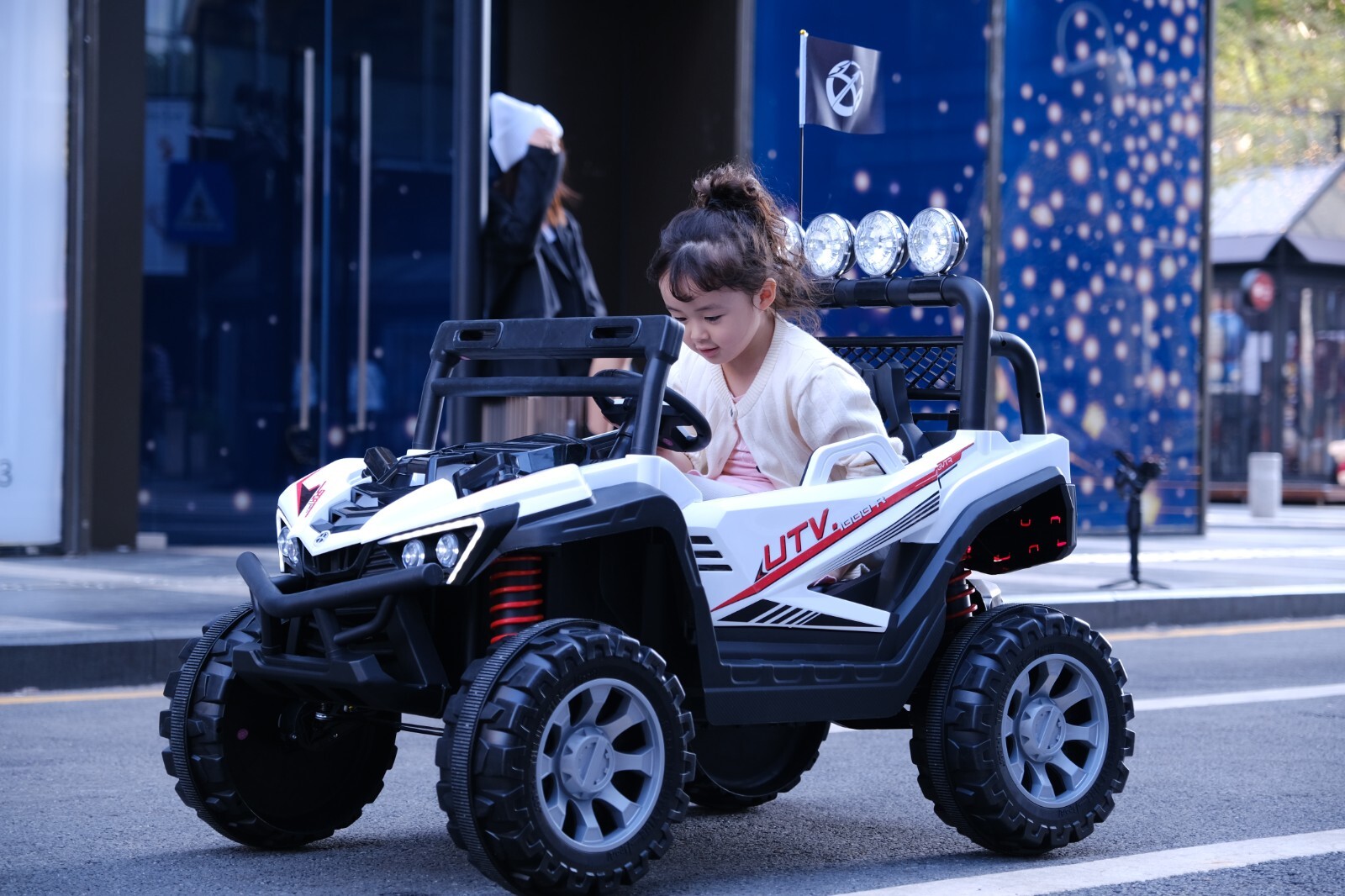 Vivicreate Kids ride on car 12v battery remote control iphone app LED lights