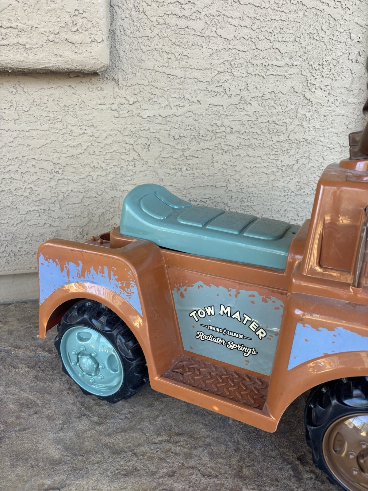 Disney Pixar Tow Mater Ride-On Toy Electric Power Truck w/ Charger
