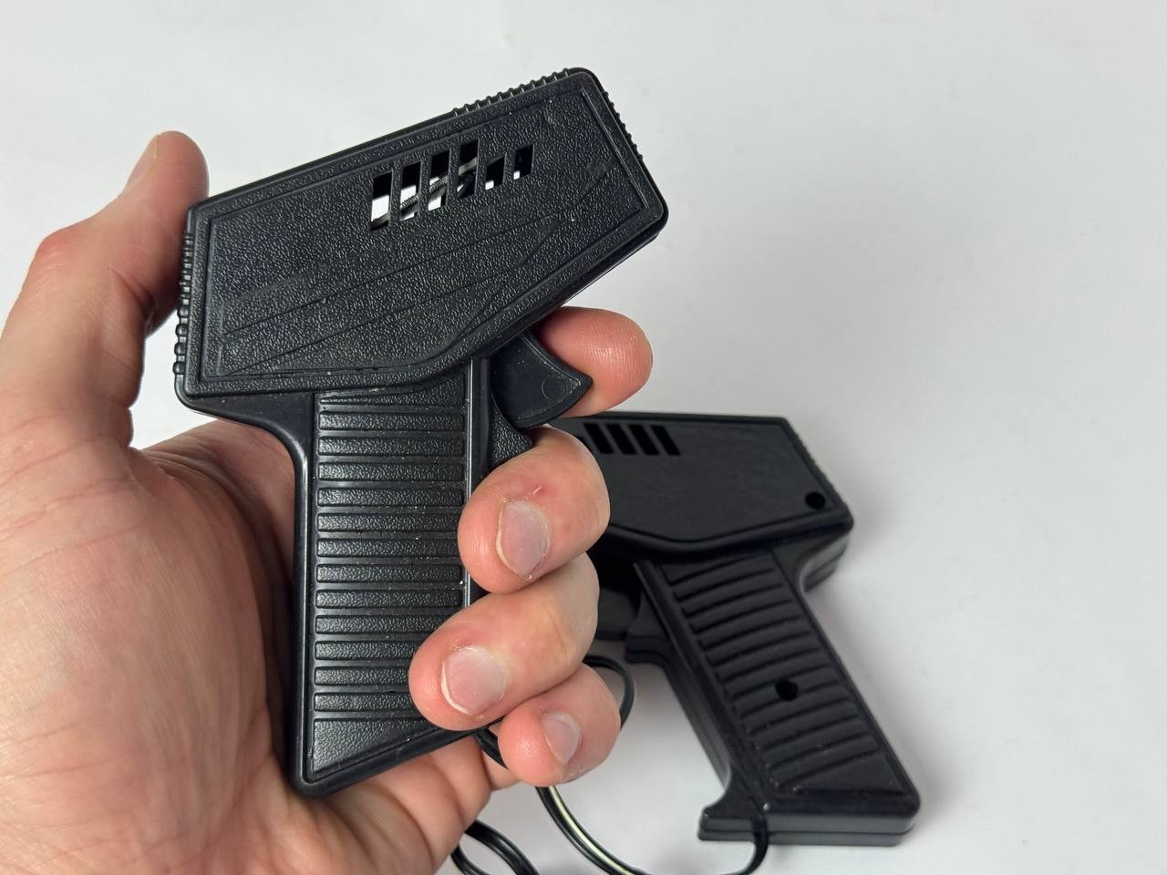 Wired Pistol-Type Remote Controls For Children’s Rlectric Car Track Racing Track