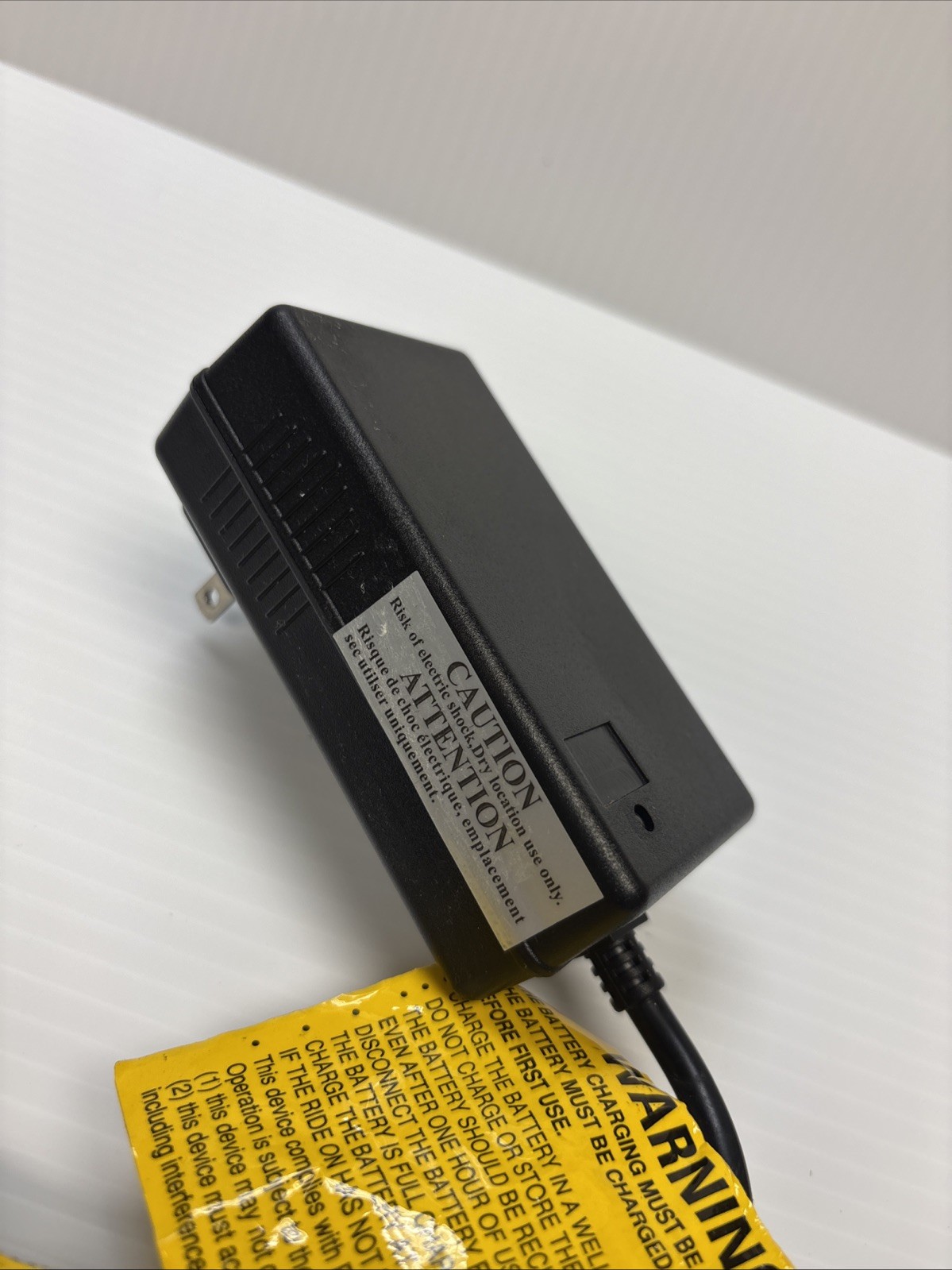 SHENGLE ELECTRONIC Class 2 Power Supply BATTERY CHARGER Model:SL24-07-04 (88)