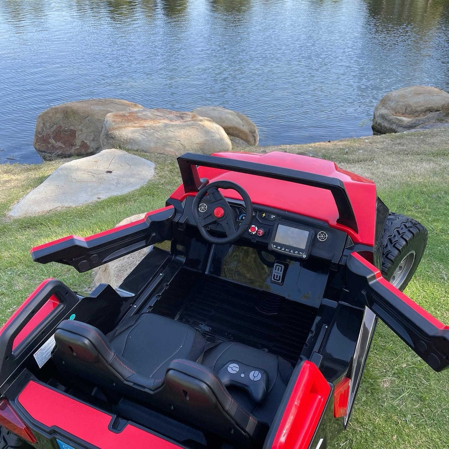 Touch TV 24 V Clash Ride On 4×4 Xl Buggy 4×4 Rubber Age 1-10 Razor Remote Red