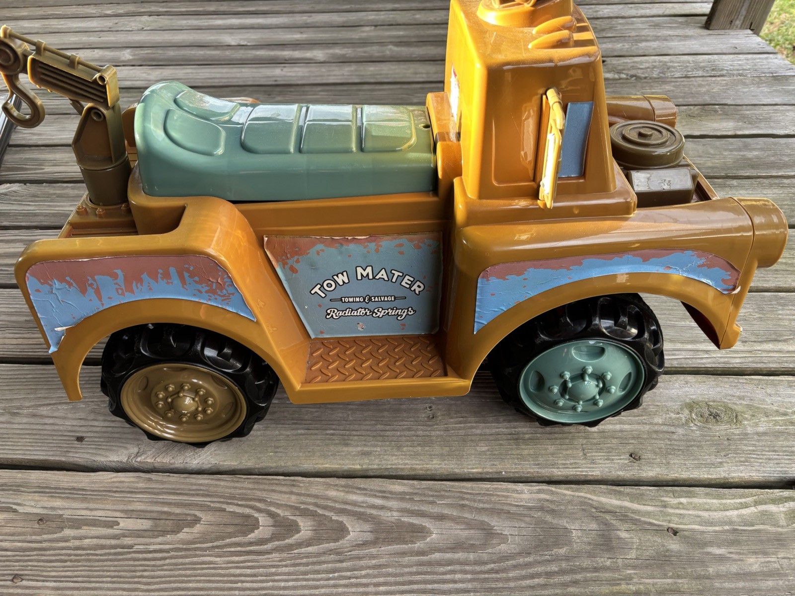 Disney Pixar Cars Tow Mater 6V Battery Powered Ride On UNTESTED