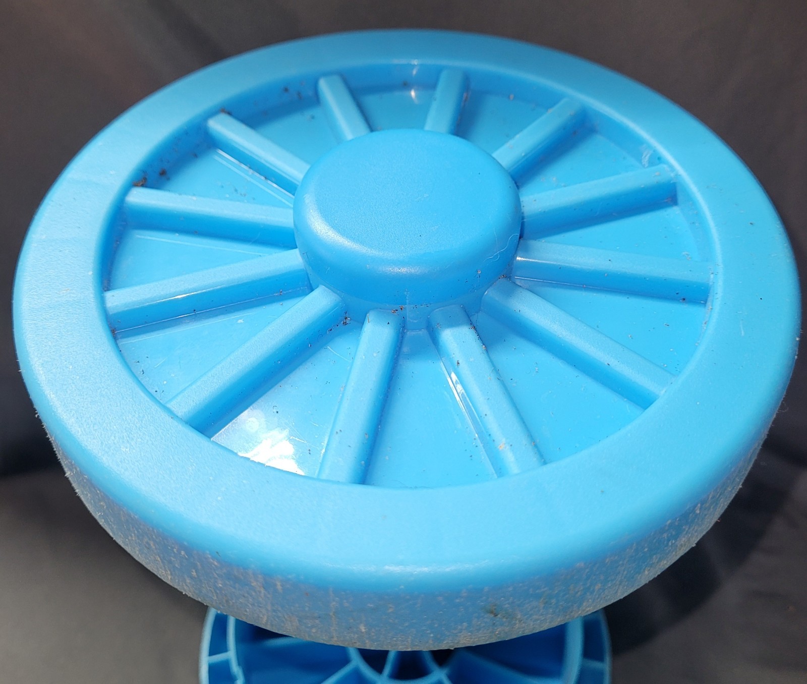 Peg Perego Thomas the Train Ride On Replacement Parts 2 Blue Wheels Caps 1 Axl