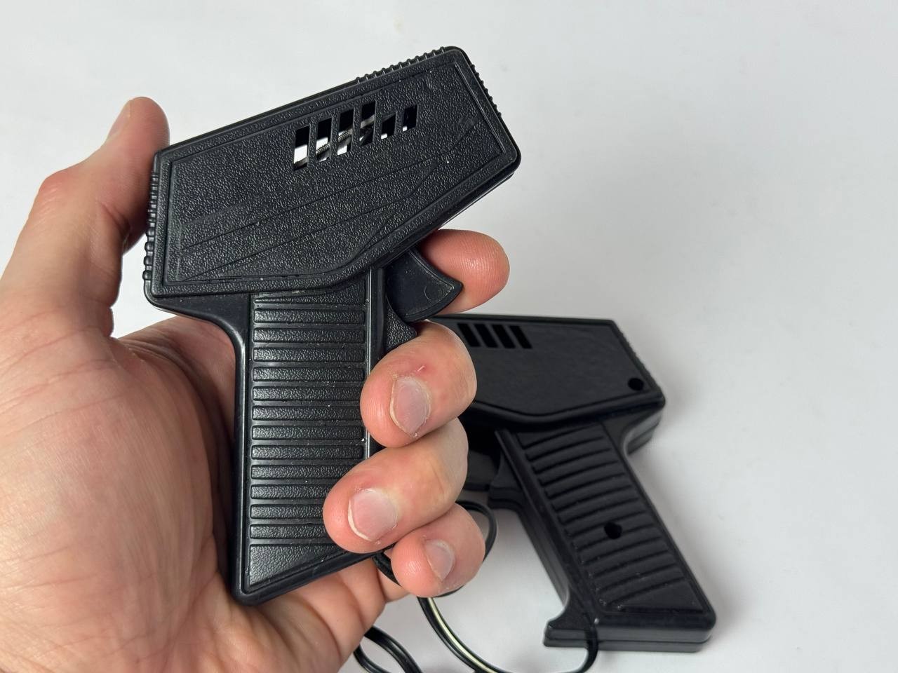 Wired Pistol-Type Remote Controls For Children’s Rlectric Car Track Racing Track