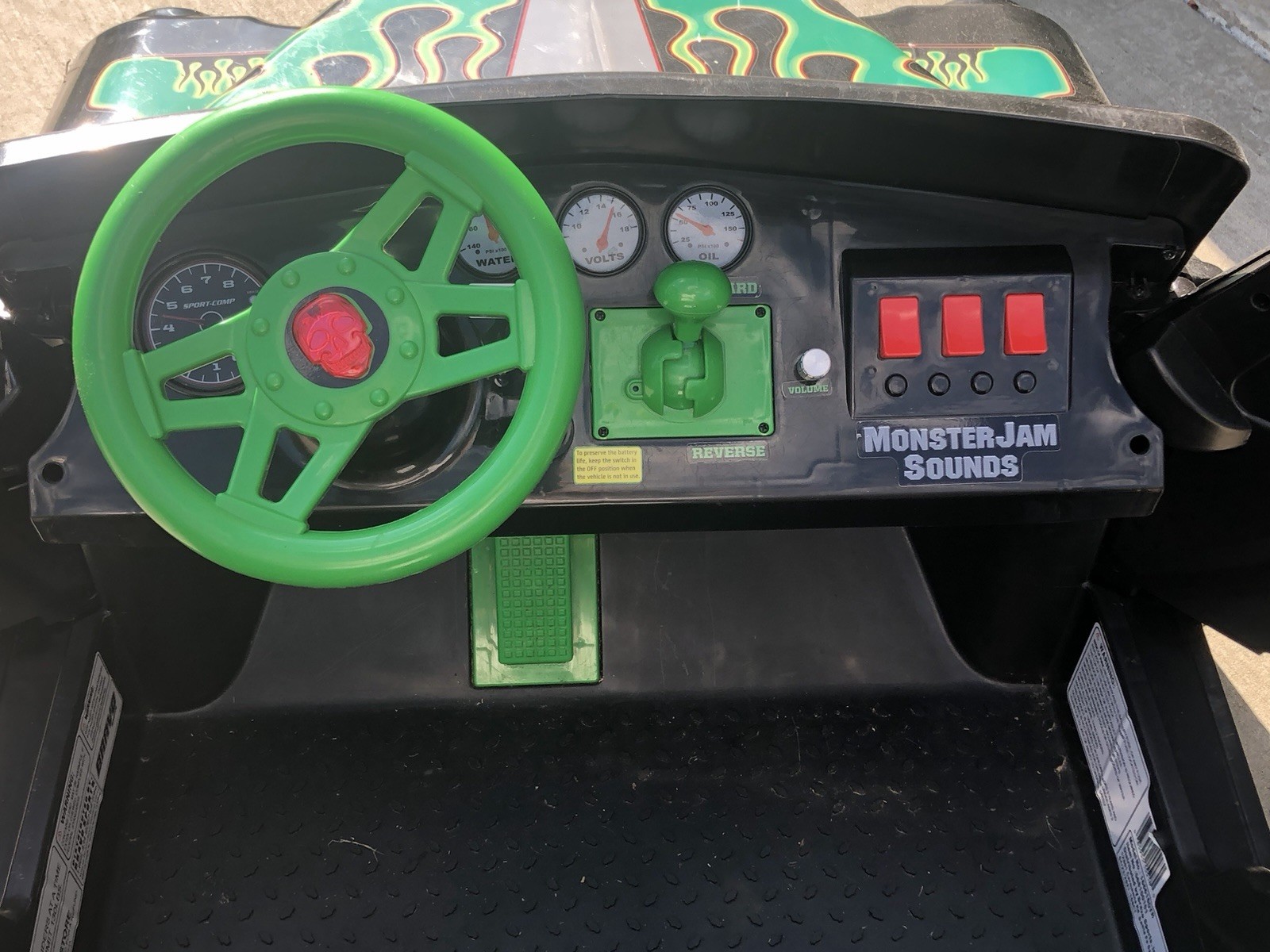Monster Jam Grave Digger Battery Operated Ride-On Truck Green Black