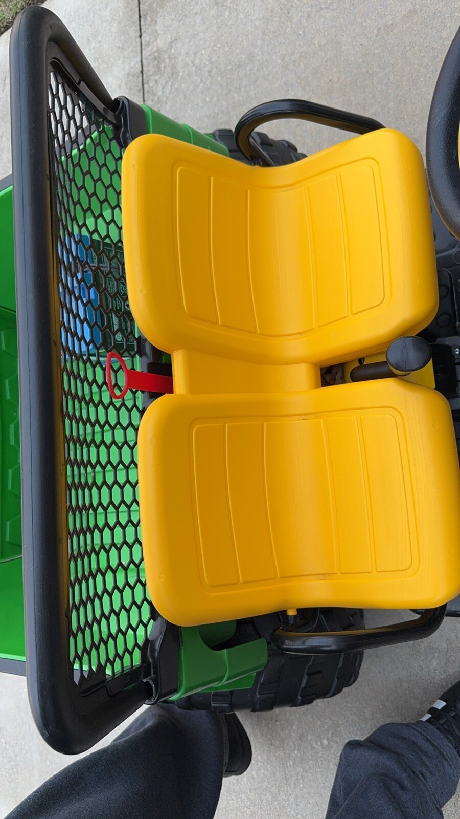 Peg Perego John Deere Gator XUV12-volt Battery-powered Ride-onToy