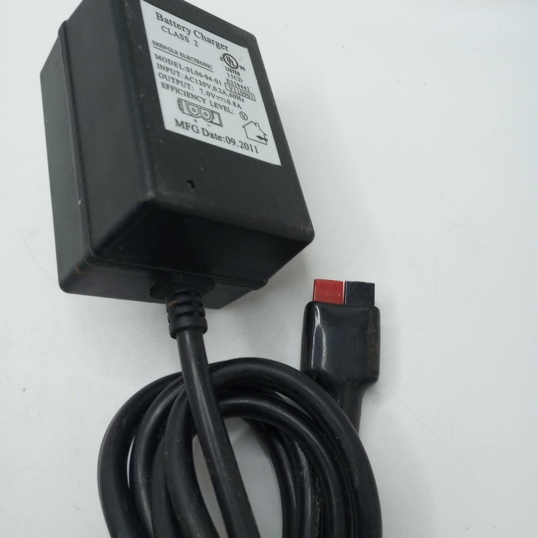 #F) SHENGLE ELECTRONIC BATTERY CHARGER 7V KID TRAX MOTION TRENDS SL06-04-01