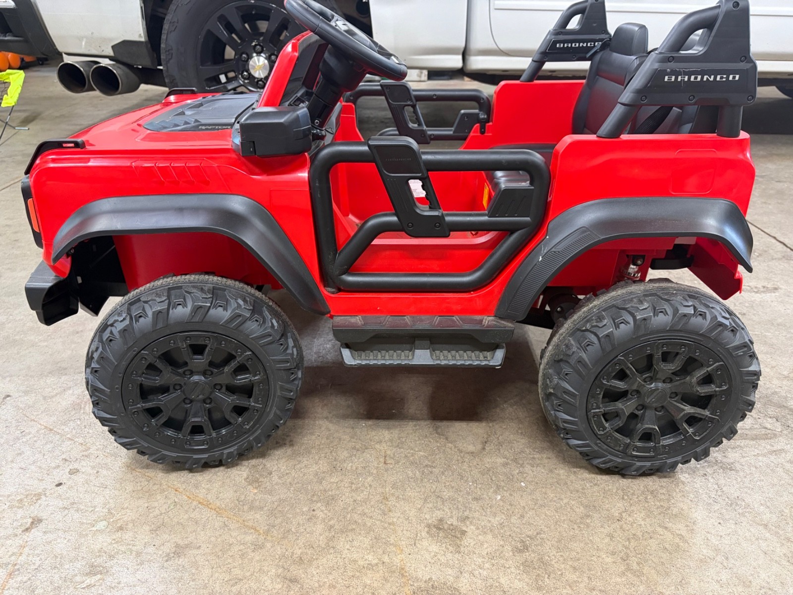 iYofe 24V 2 seater Ford Bronco Raptor Power Ride on Car