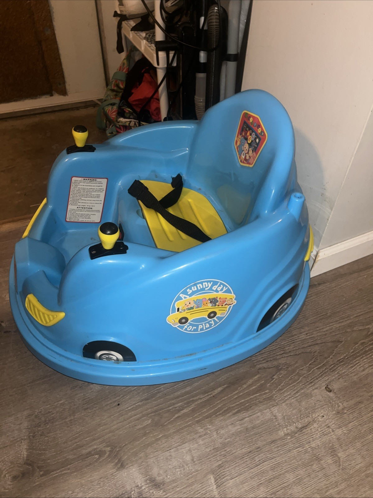 6V Bumper Car, Battery Powered, Electric Ride on for Children by Flybar