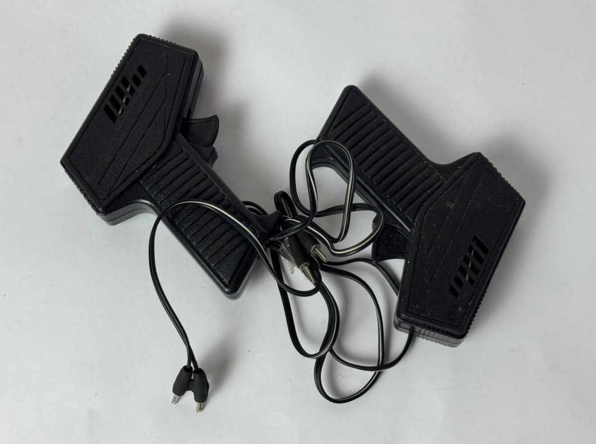 Wired Pistol-Type Remote Controls For Children’s Rlectric Car Track Racing Track