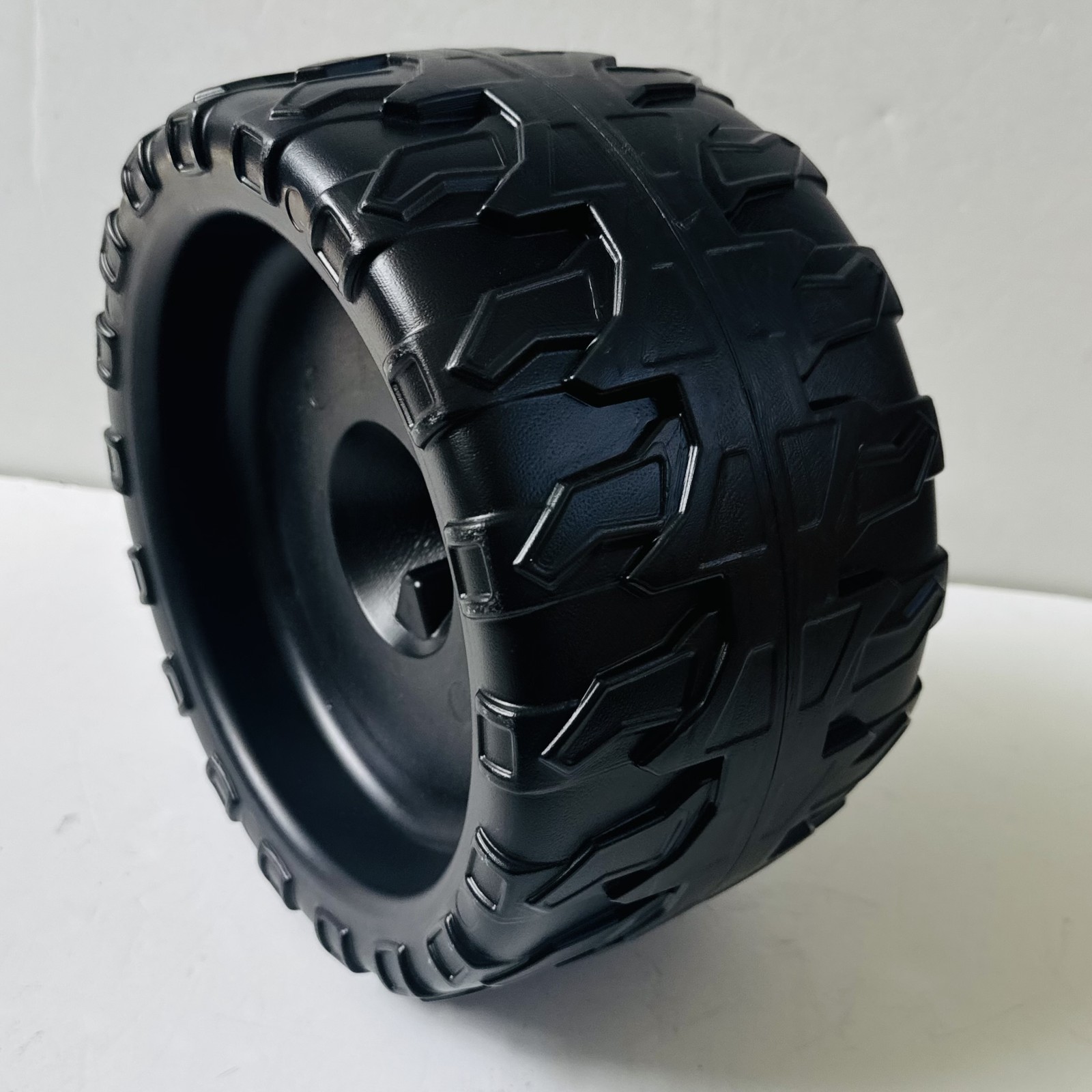Fisher Price Power Wheels Jeep Wrangler BCK85 Replacement Wheel Tire Black
