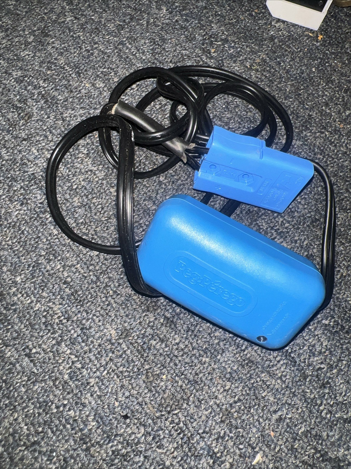 Peg Perego Genuine OEM 12V Battery Charger Blue Model 25200018 12V Fr Shipping