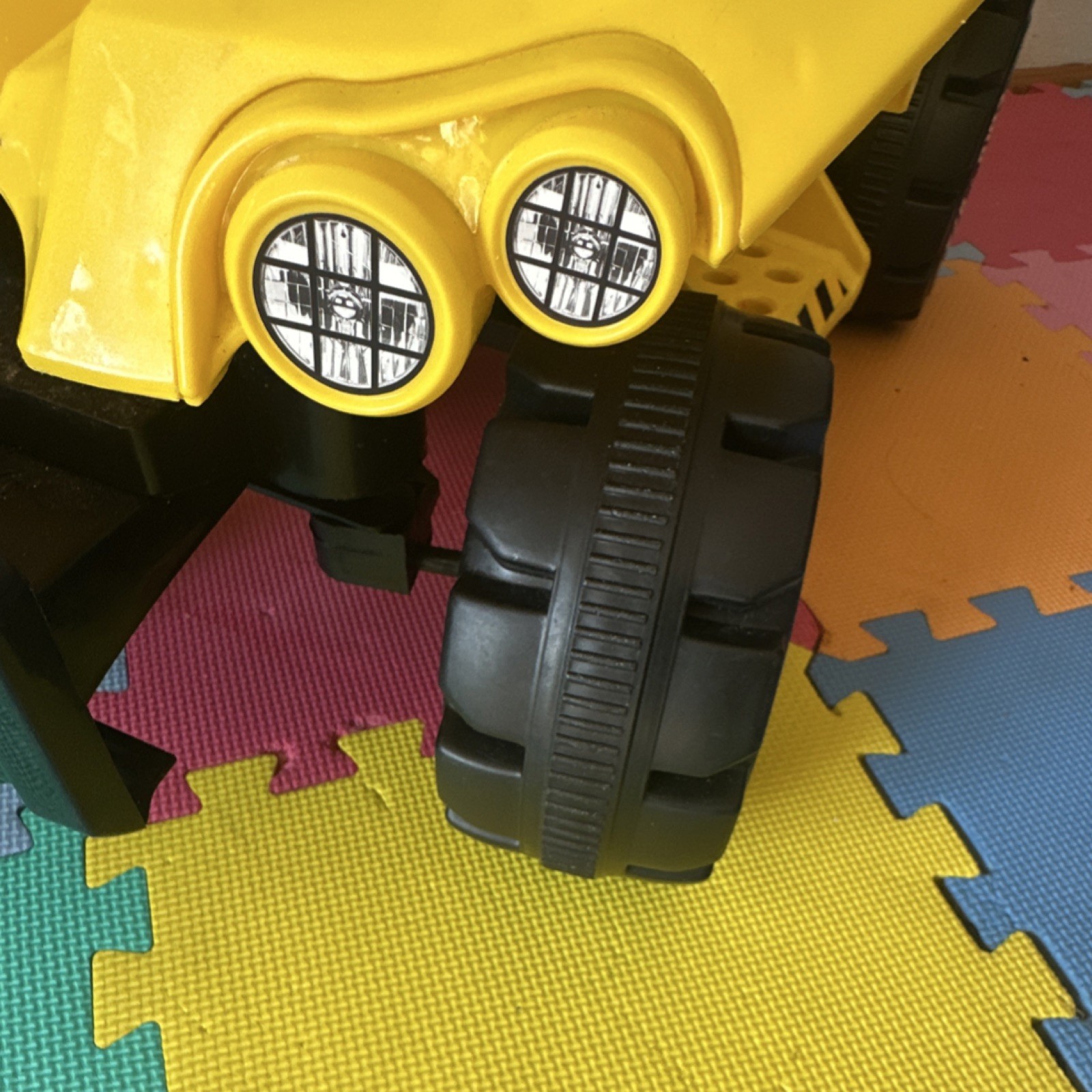 Carrito Tonka Battery Operated Ride-On ATV Yellow Model 19123 Trucks Theme 2021