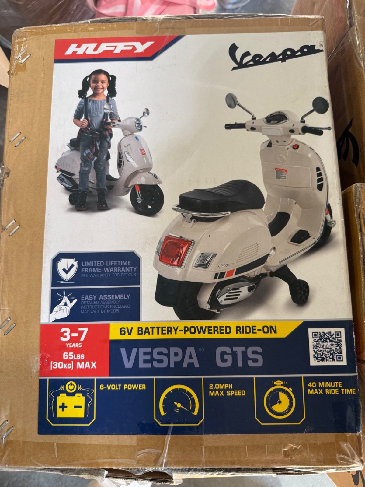 Brand New Huffy Vespa Scooter 6V Kids Ride-On in White