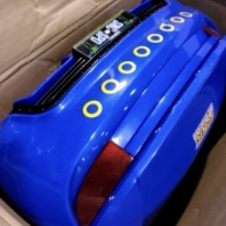 SEGA Sonic the Hedgehog 12V Battery Convertible Ride-On Car Blue Red Wheels