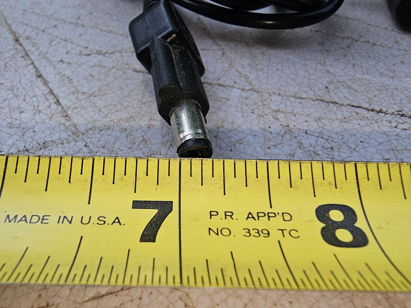 24OO00 CHARGER FOR 6 WHEEL ATV TOY, FLD0710-12.0V1.0A-Z, UNIVERSAL — 12VDC
