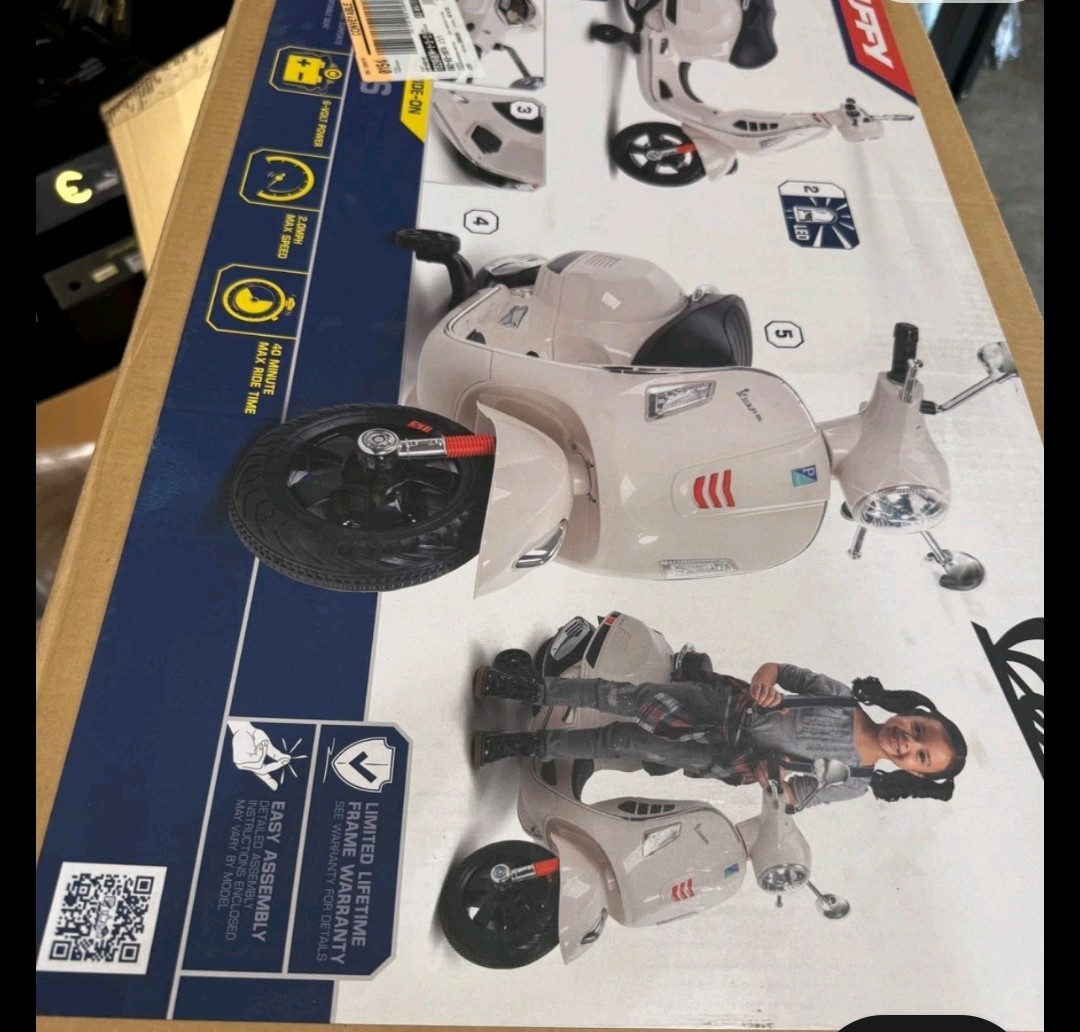Brand New Huffy Vespa Scooter 6V Kids Ride-On in White