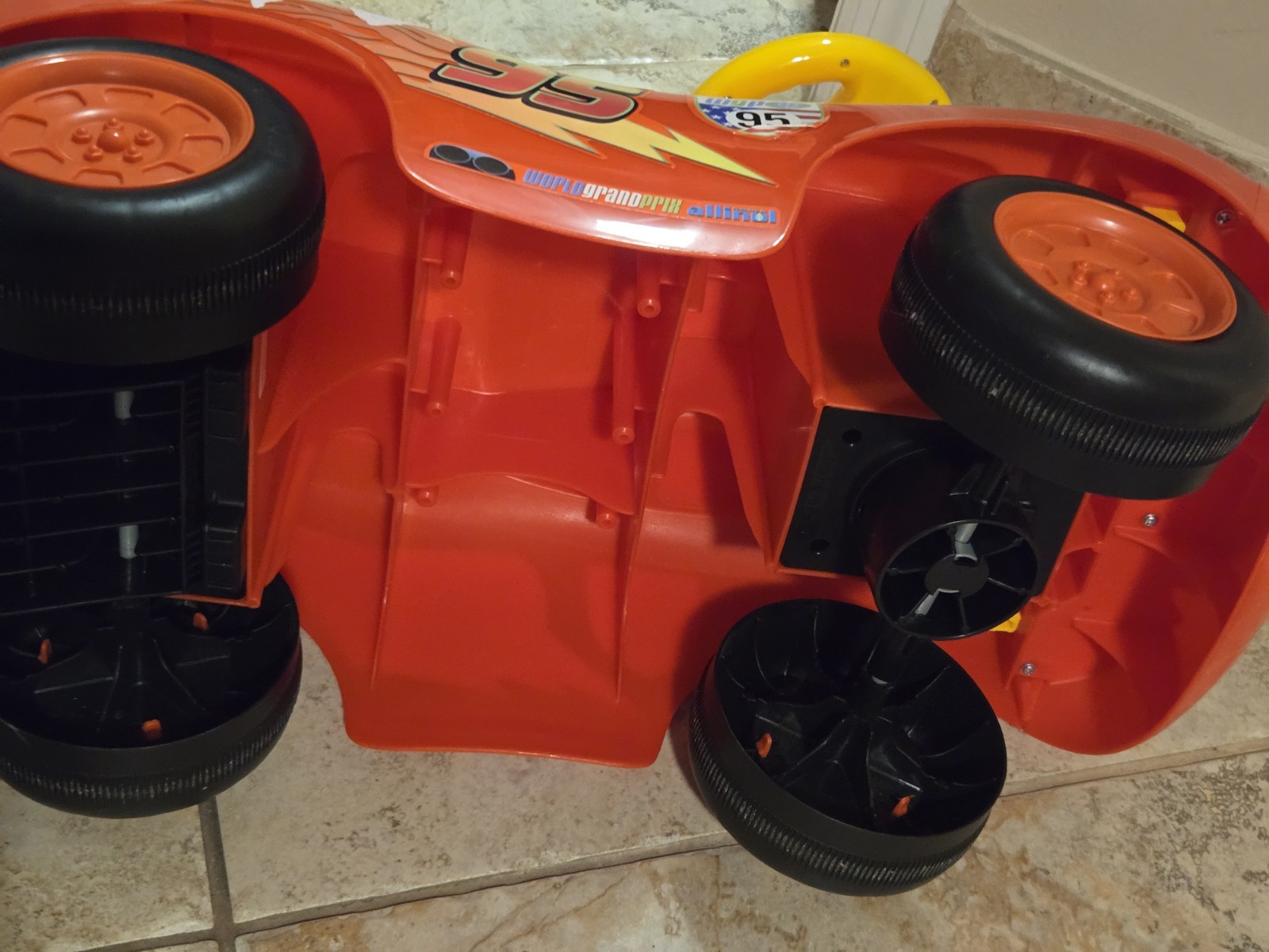 Disney Pixar Cars Lightning McQueen Light ‘N Sound Ride-On