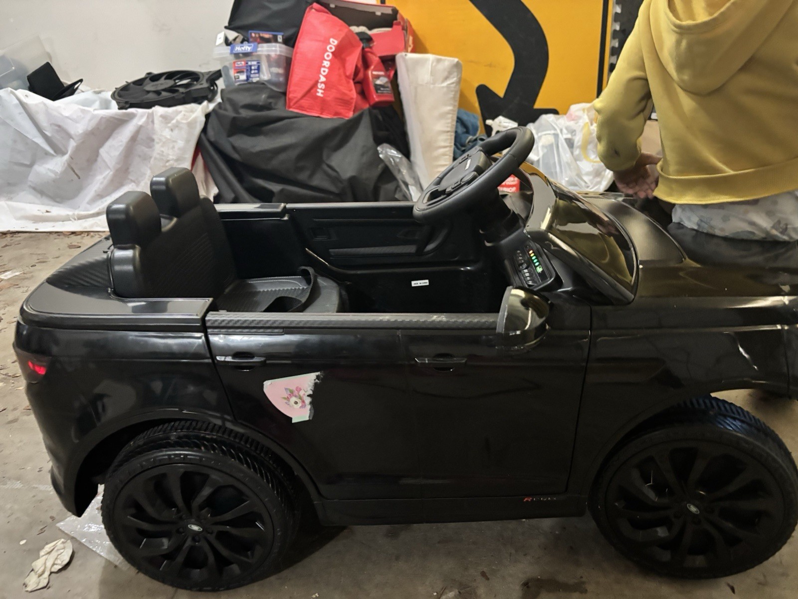 Land Rover Discovery Black Battery Operated Ride-On Toy Car for Ages 3-7