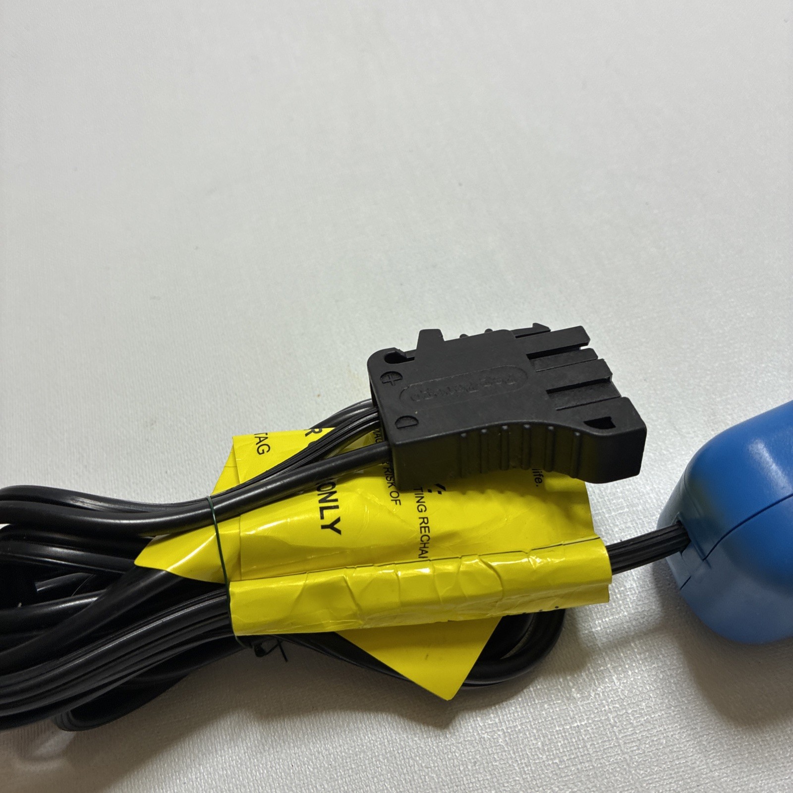 Genuine Peg-Perego 12V DC Class 2 Battery Charger Model 25200030