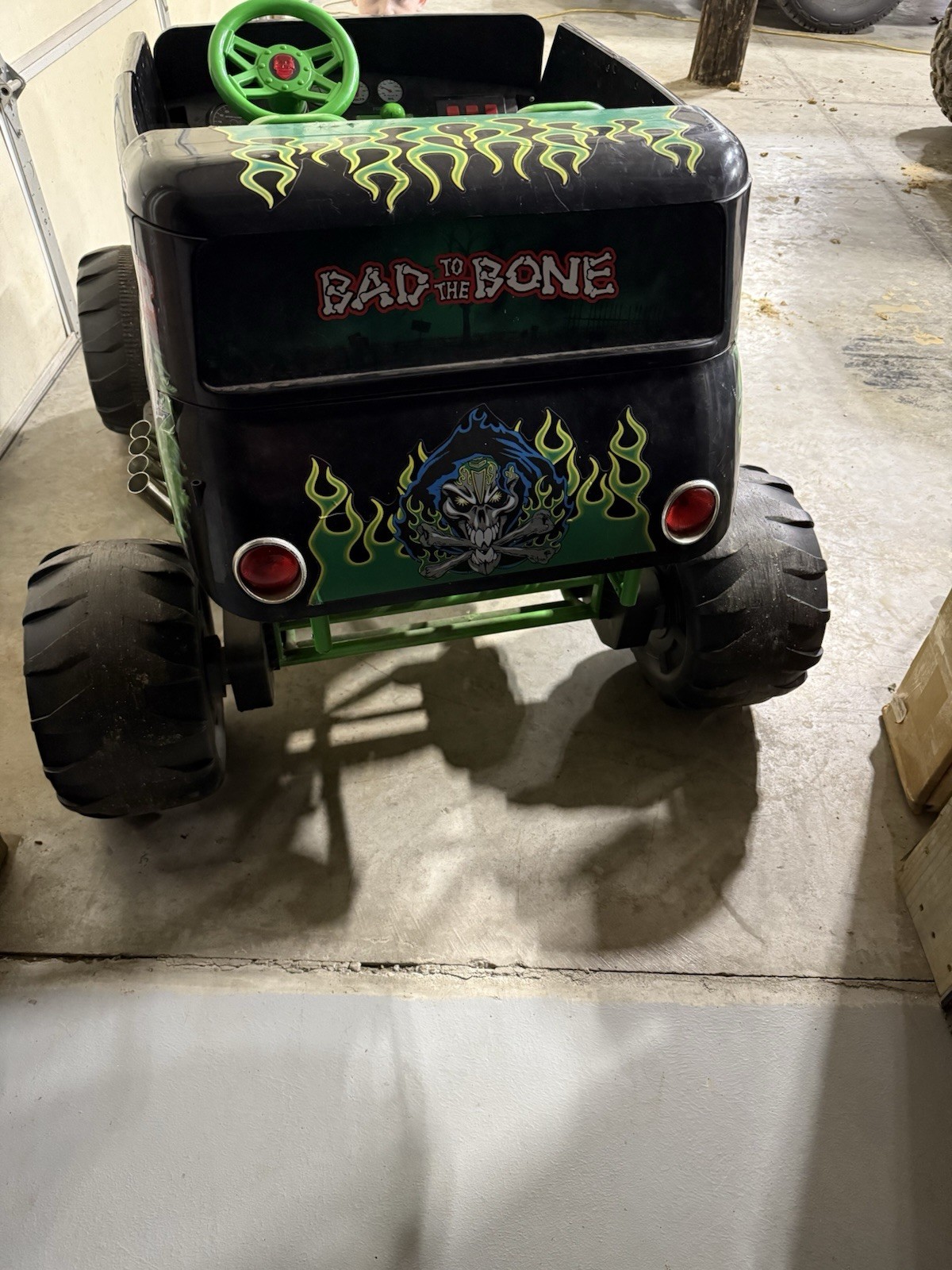Monster Jam Grave Digger 24 Volt Battery Powered Kids Ride on Truck Quad Vehicle