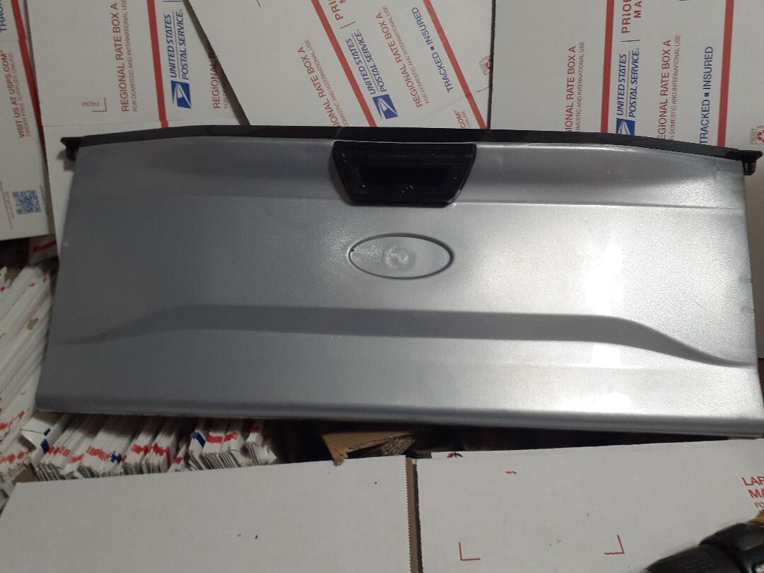 SILVER TAILGATE FOR F150 TRUCK SHOWN IN PIC POWER WHEELS #CDF54 AND SOME OTHERS