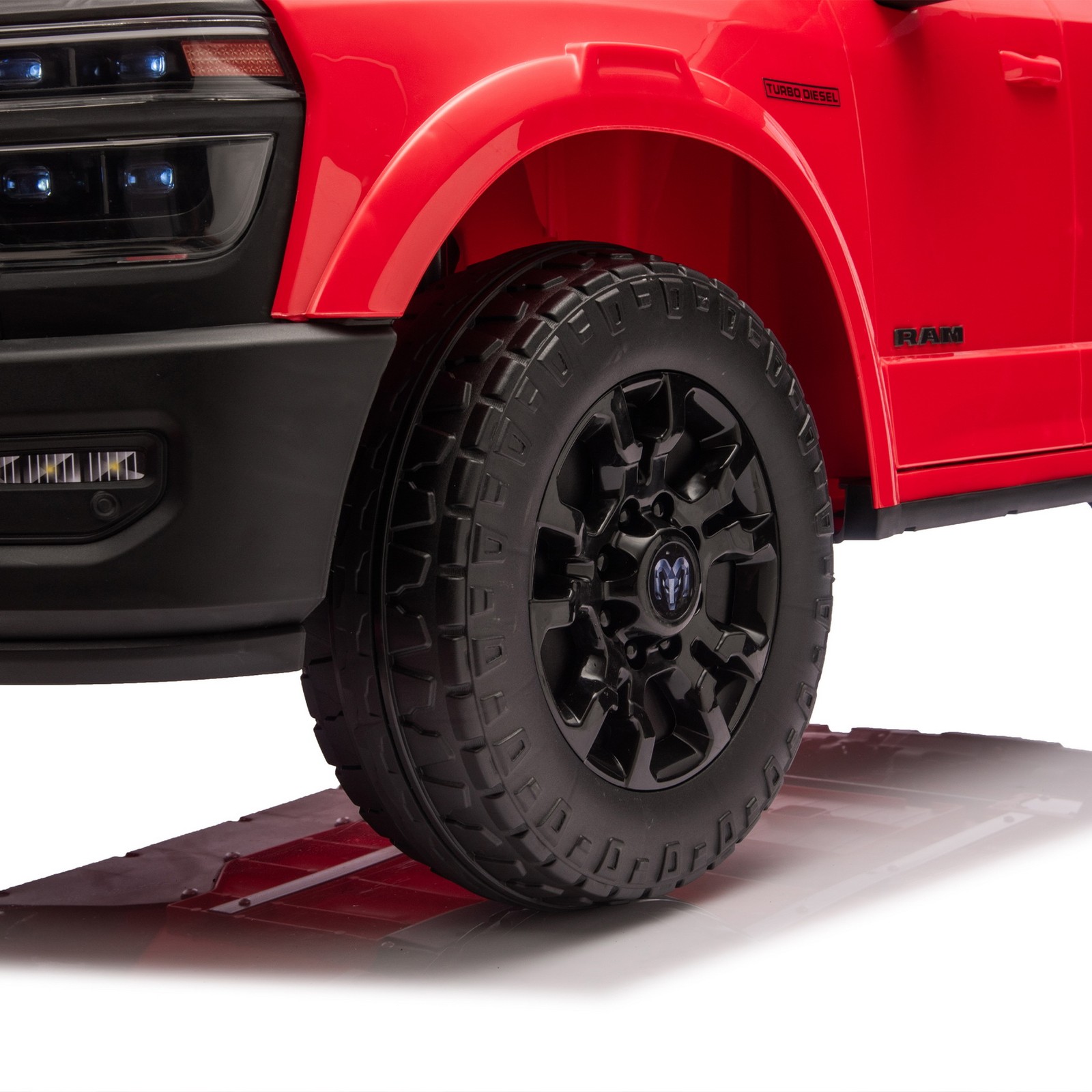 24V 160W Licensed Dodge RAM 2500 2-Seater Ride On Truck Car 4-Wheel Suspension
