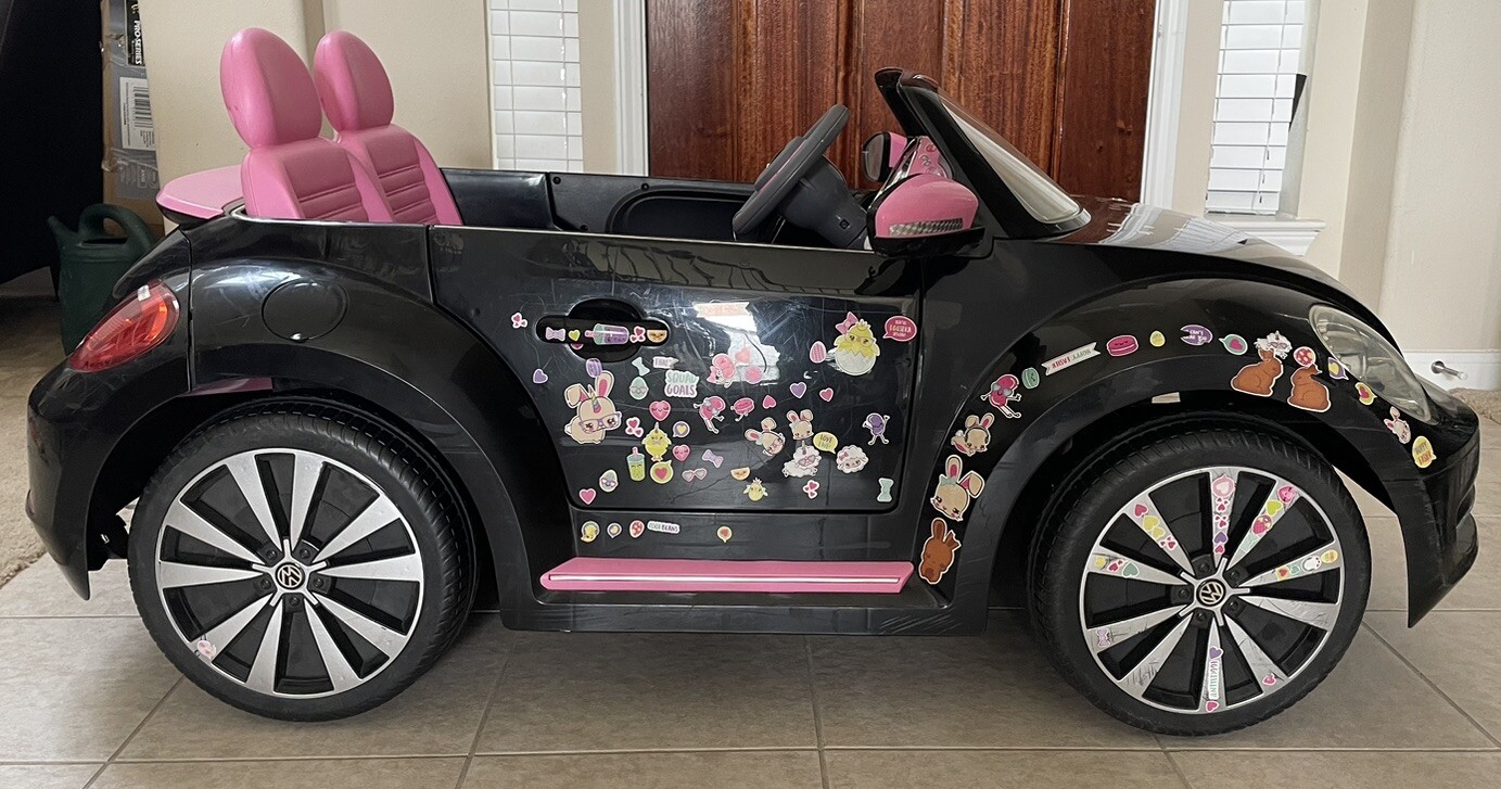 Kid Trax Pacific Cycle Black Pink Volkswagen Beetle Ride On Electric Car 2-Seat